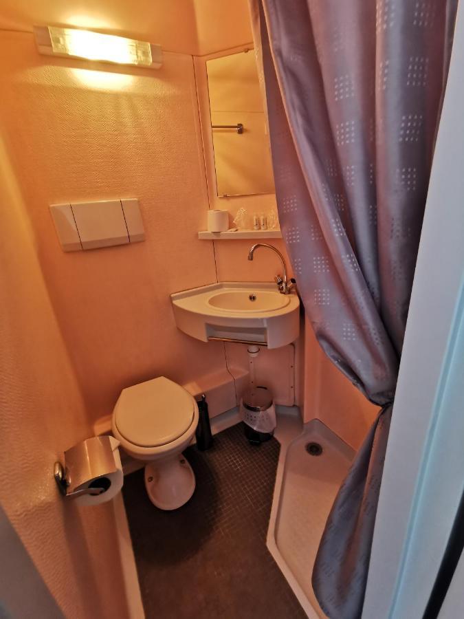 Hotel Le Tourisme Embrun Ngoại thất bức ảnh