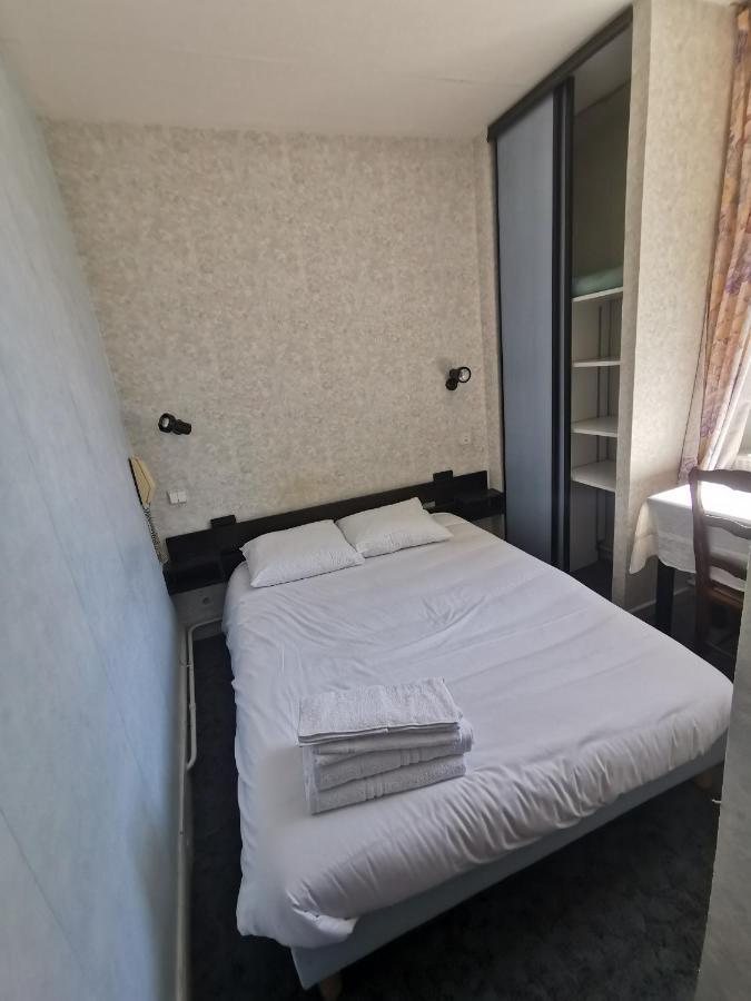 Hotel Le Tourisme Embrun Ngoại thất bức ảnh